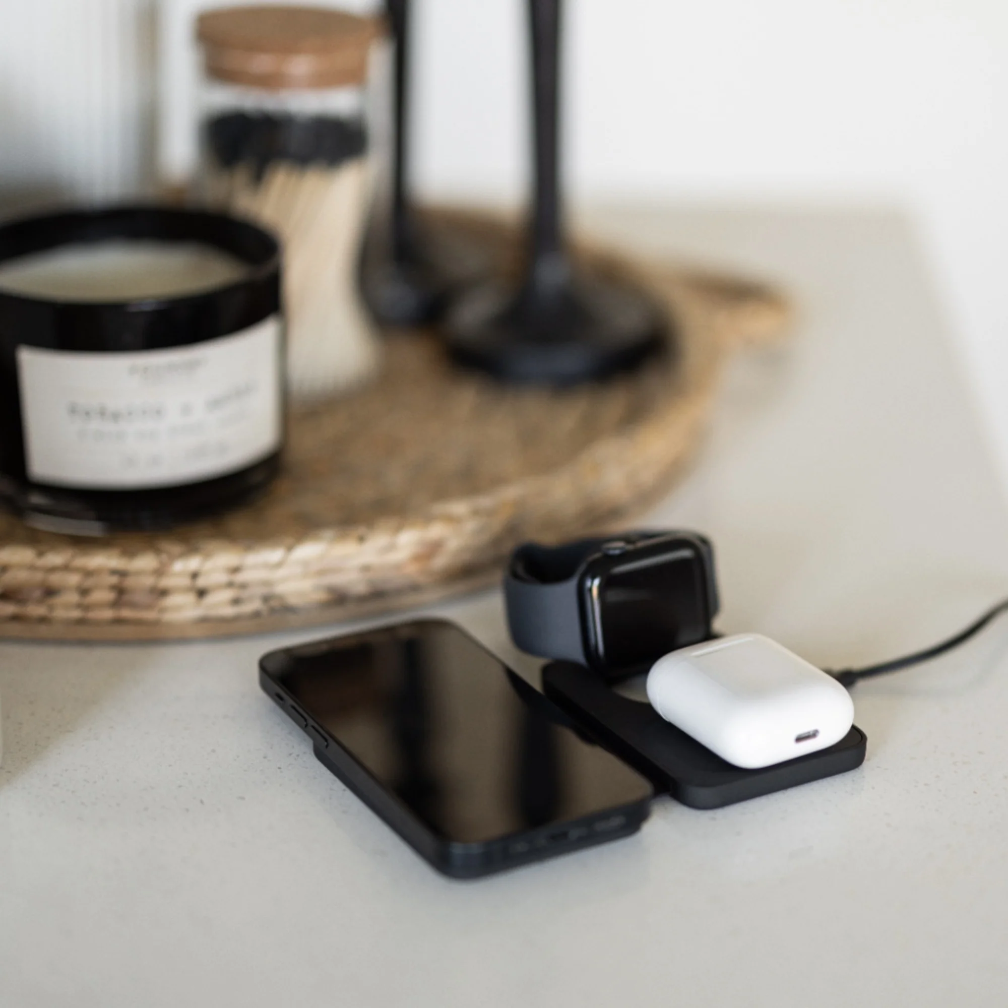 Apollo 3-in-1 Apple Charger - Image 17