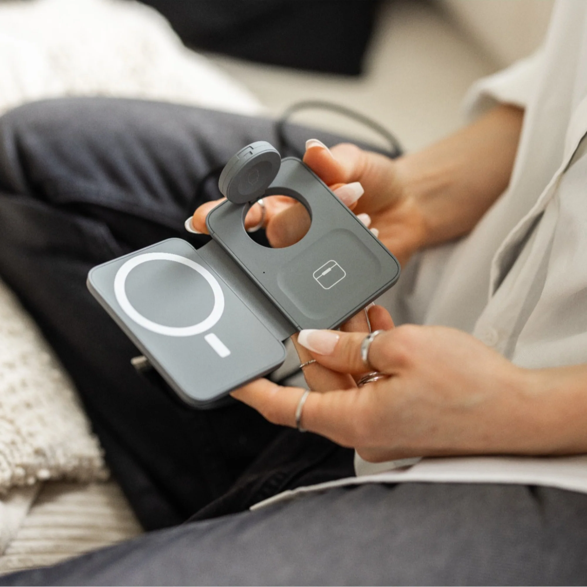 Apollo 3-in-1 Apple Charger - Image 59