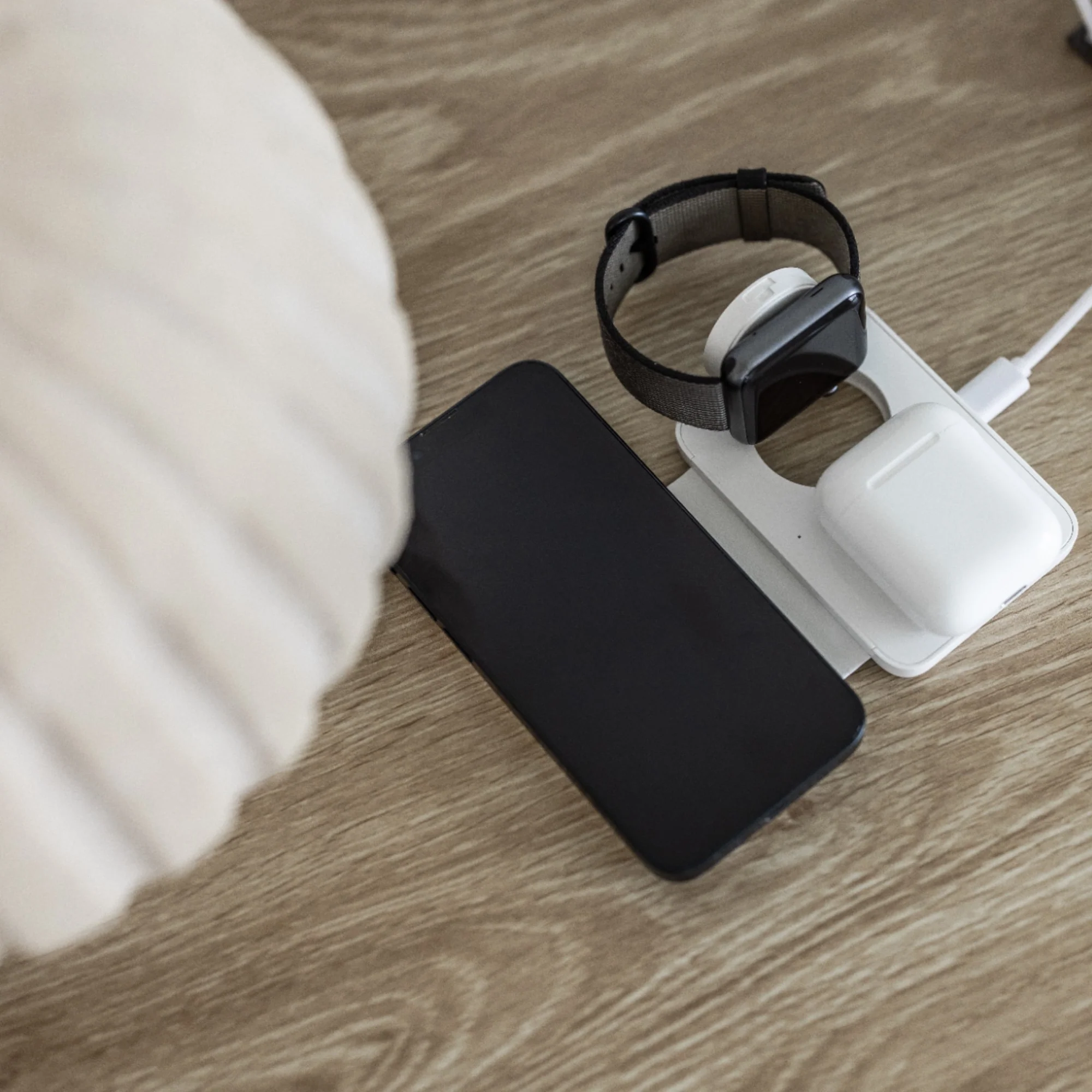 Duo Pack - Apollo 3-in-1 Apple Chargers - Image 65