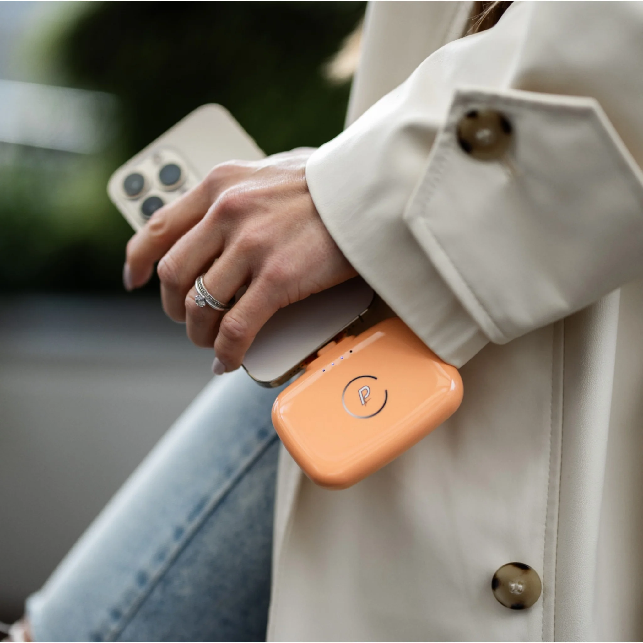 Duo Pack - Gravity ANDROID & iPHONE 15 Portable Chargers - Image 13