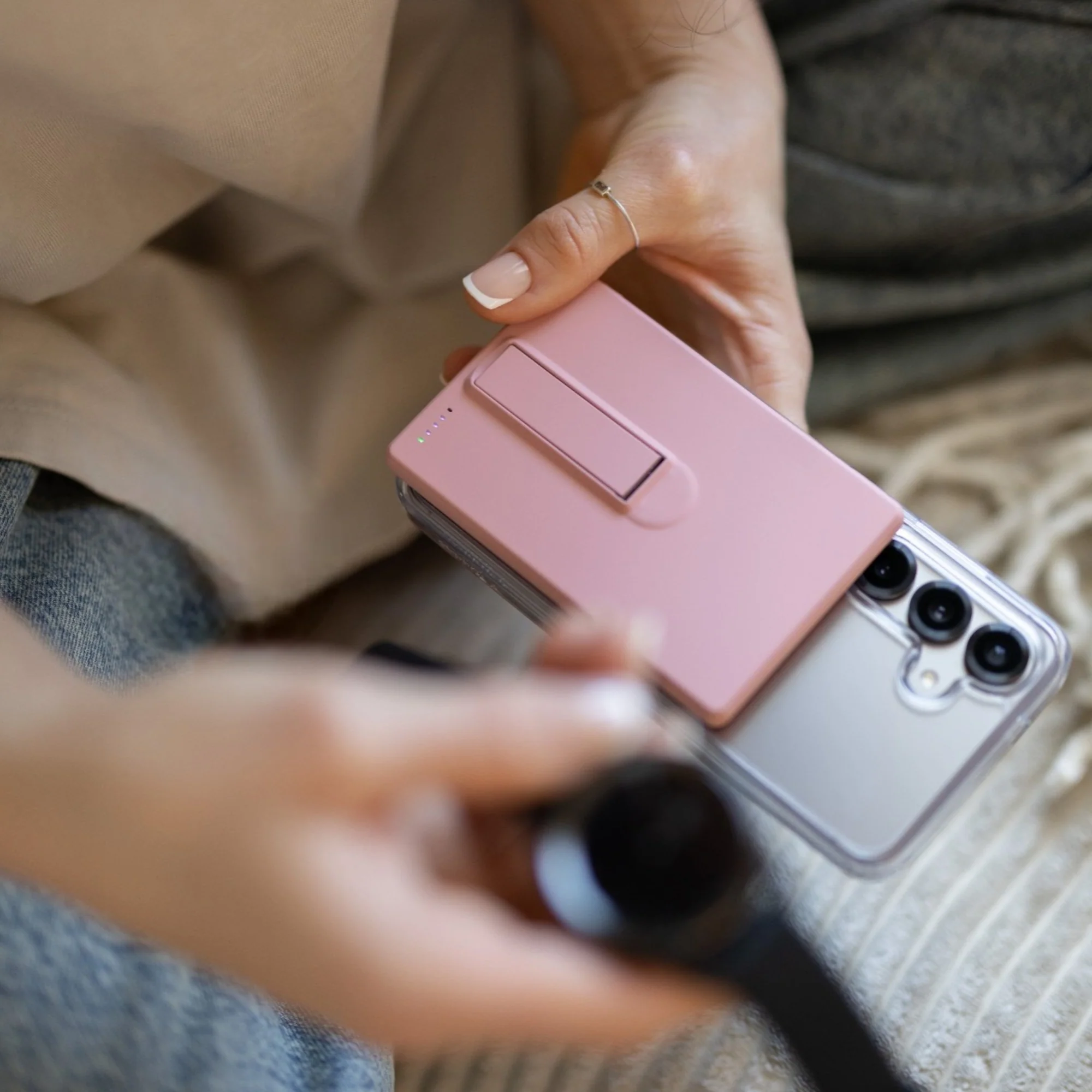 Infinity Magnetic Wireless Charger - Image 139